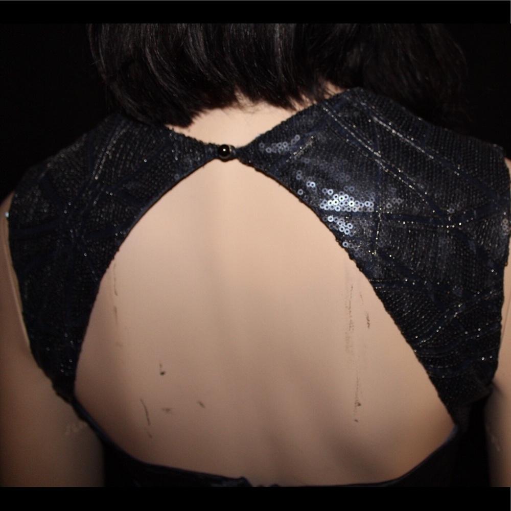 Dress - Picture 6 of 6
